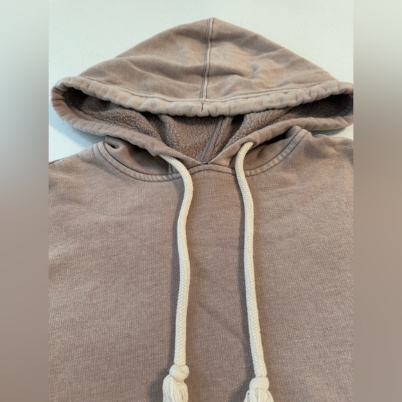 Universal Thread Taupe Women's Hoodie *GOOD USED CONDITION* - Picture 2 of 8